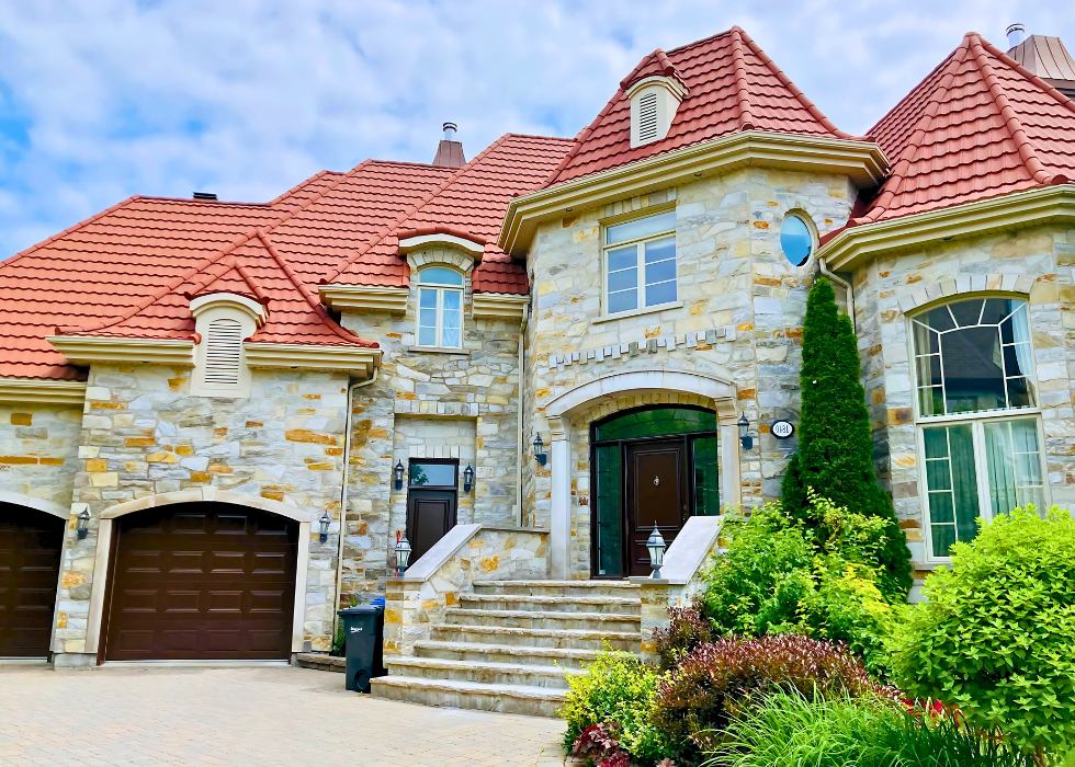 Mediterranean roof tiles installed on Deltona home